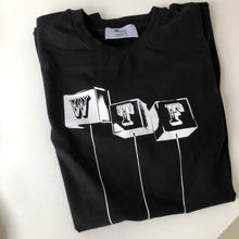 Lade das Bild in den Galerie-Viewer, T-Shirt „WTF“ - Luksan Wunder - Schwarz
